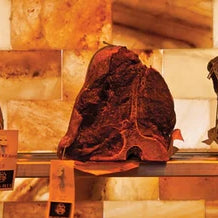 Dry_aging_with_Salt_Bricks_-_Himalayan_Salterz